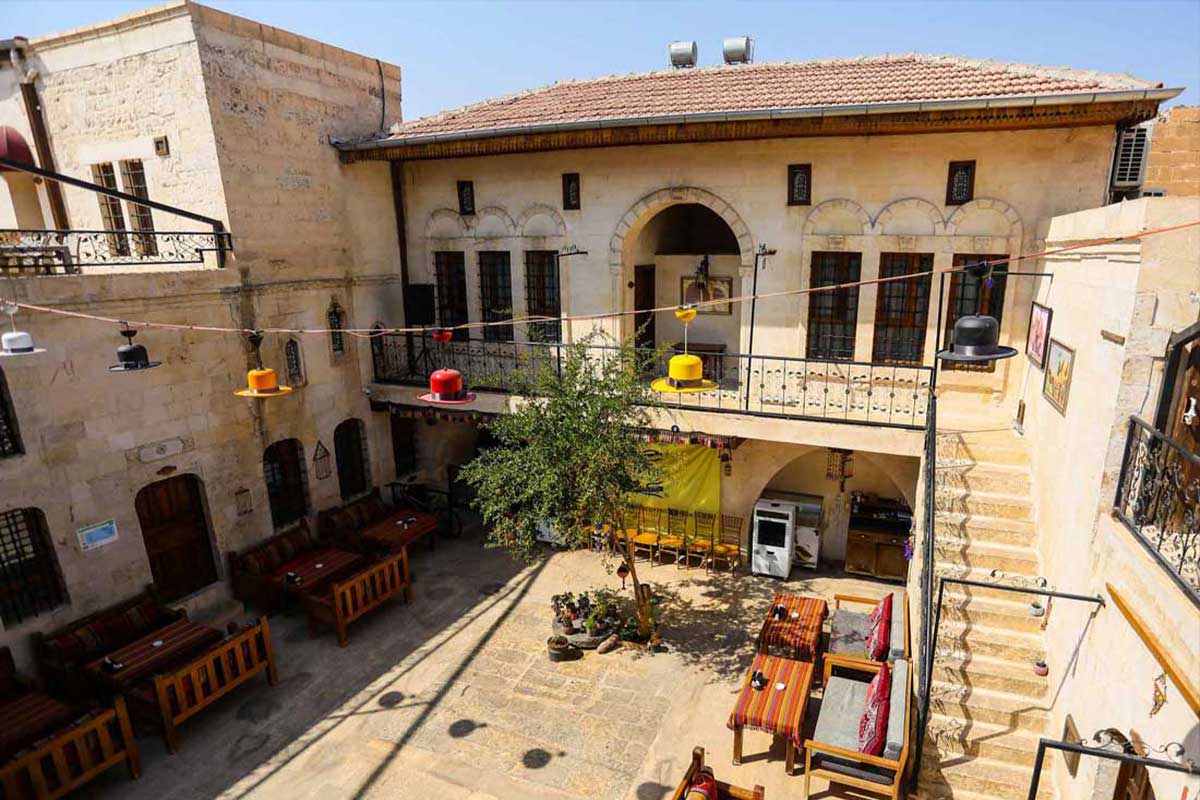 Tarihi Konak ve Taş Evler